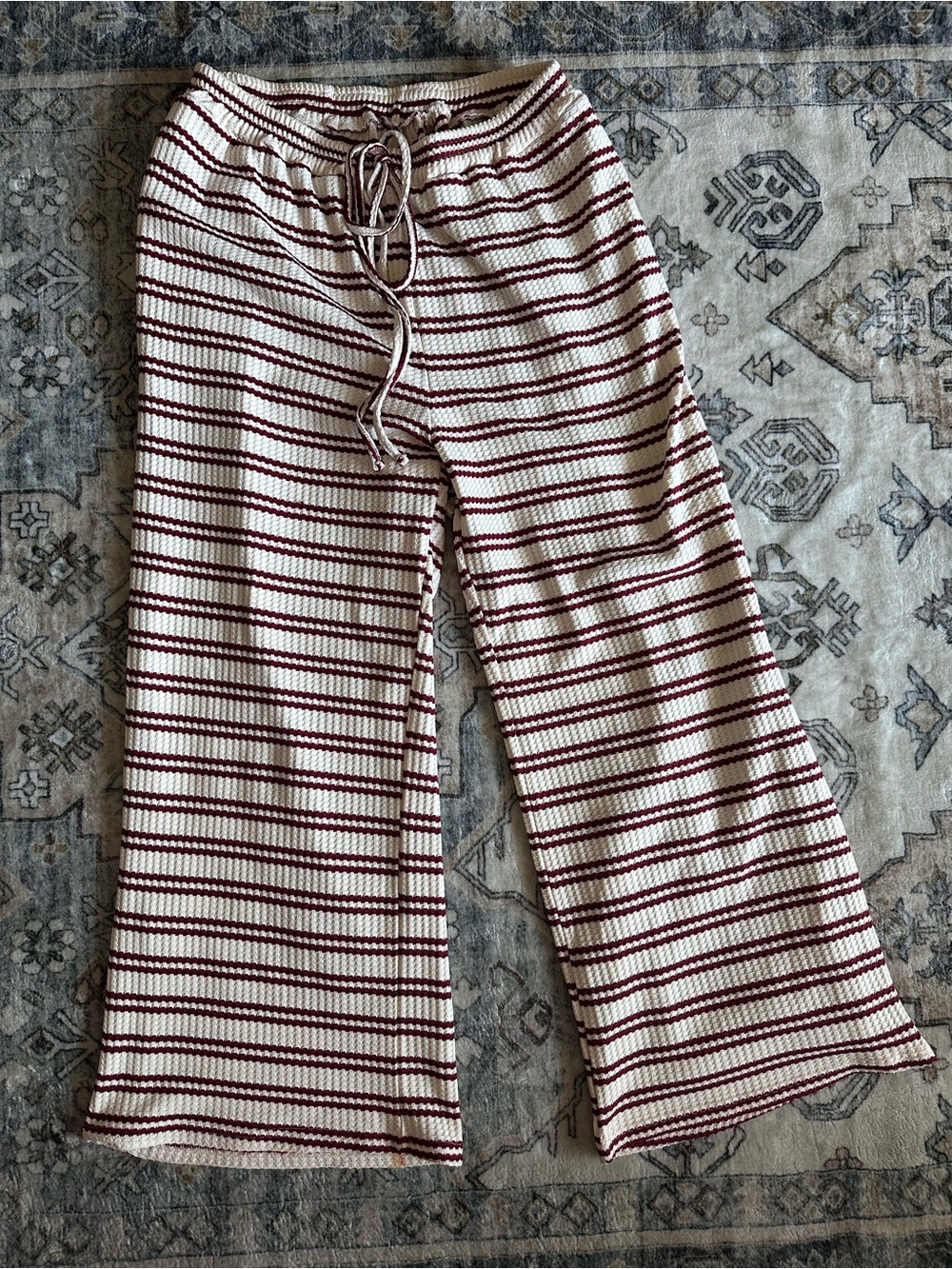 SHEIN Cream Knit Wide-Leg Joggers with Burgundy Stripes